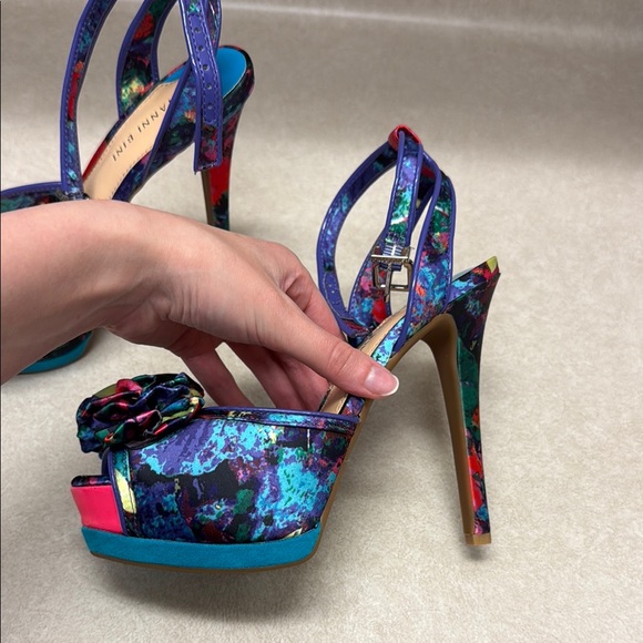 Gianni Bini Heels - Picture 5 of 8